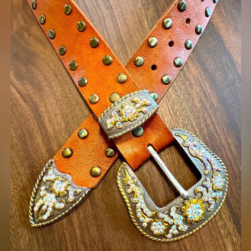 Vintage 1996 Lyz Charter Leather Crystal Western Belt